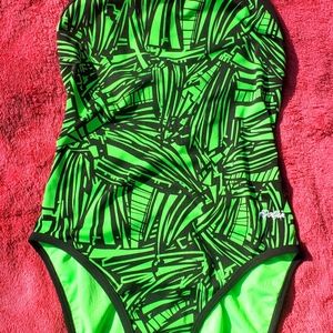 Reversible bathing suit